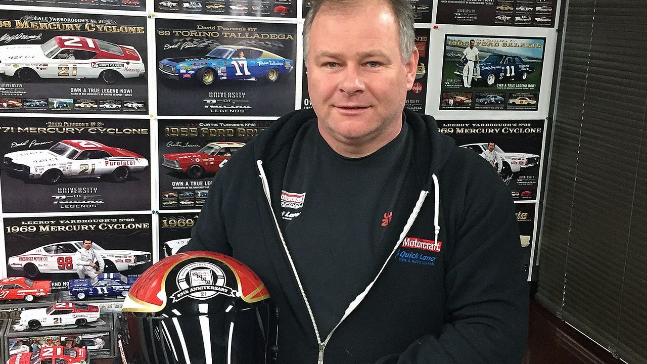 Labor of love: Wood Brothers cherish one-of-a-kind Christmas gift